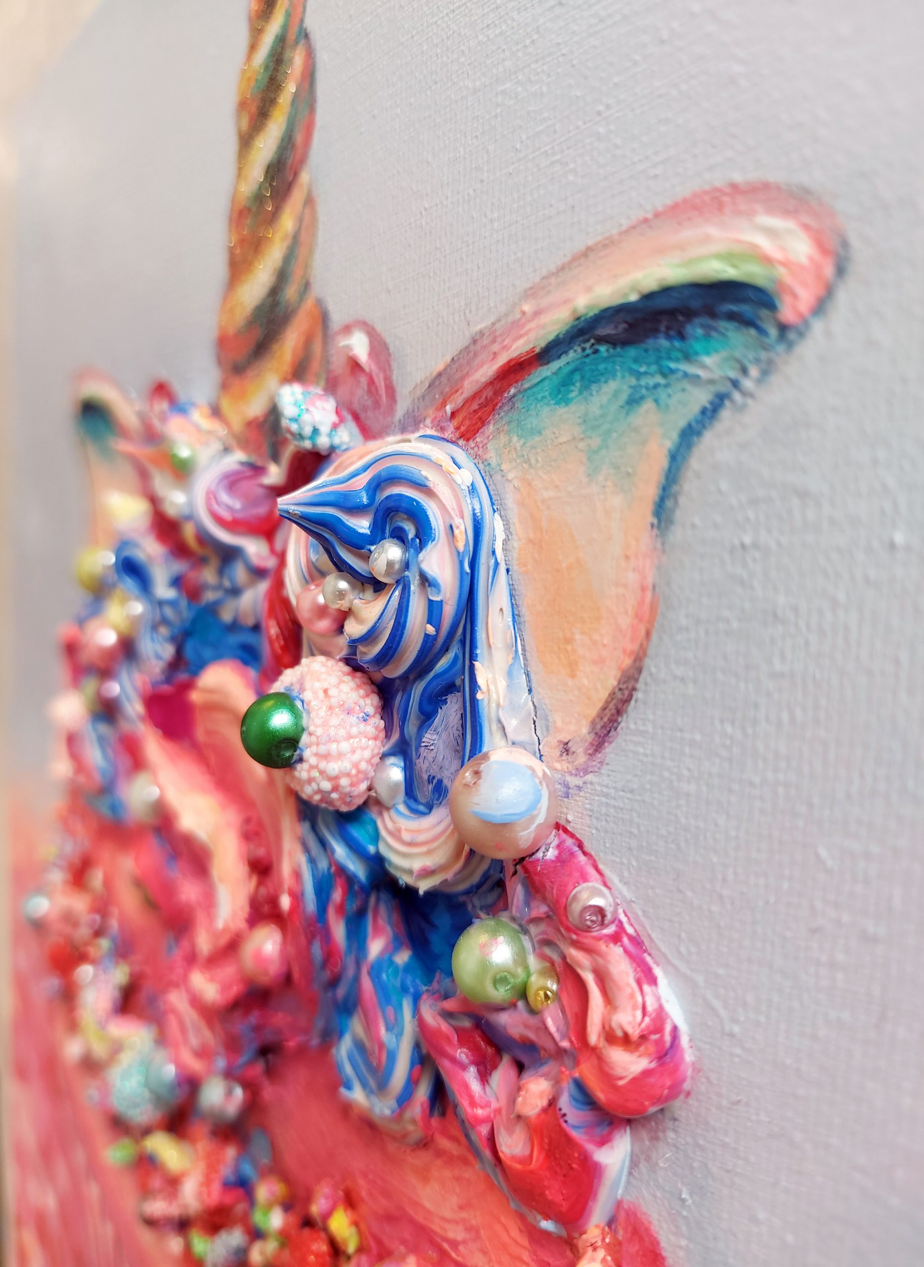 Detail, Unicorn Cupcake, 30x40cm, opzet met acryl op doek, Marinde Molendijk, 2019.